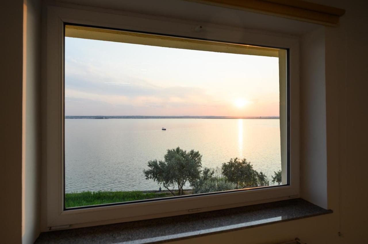 Sunset Lake Apartament Мамая Екстериор снимка
